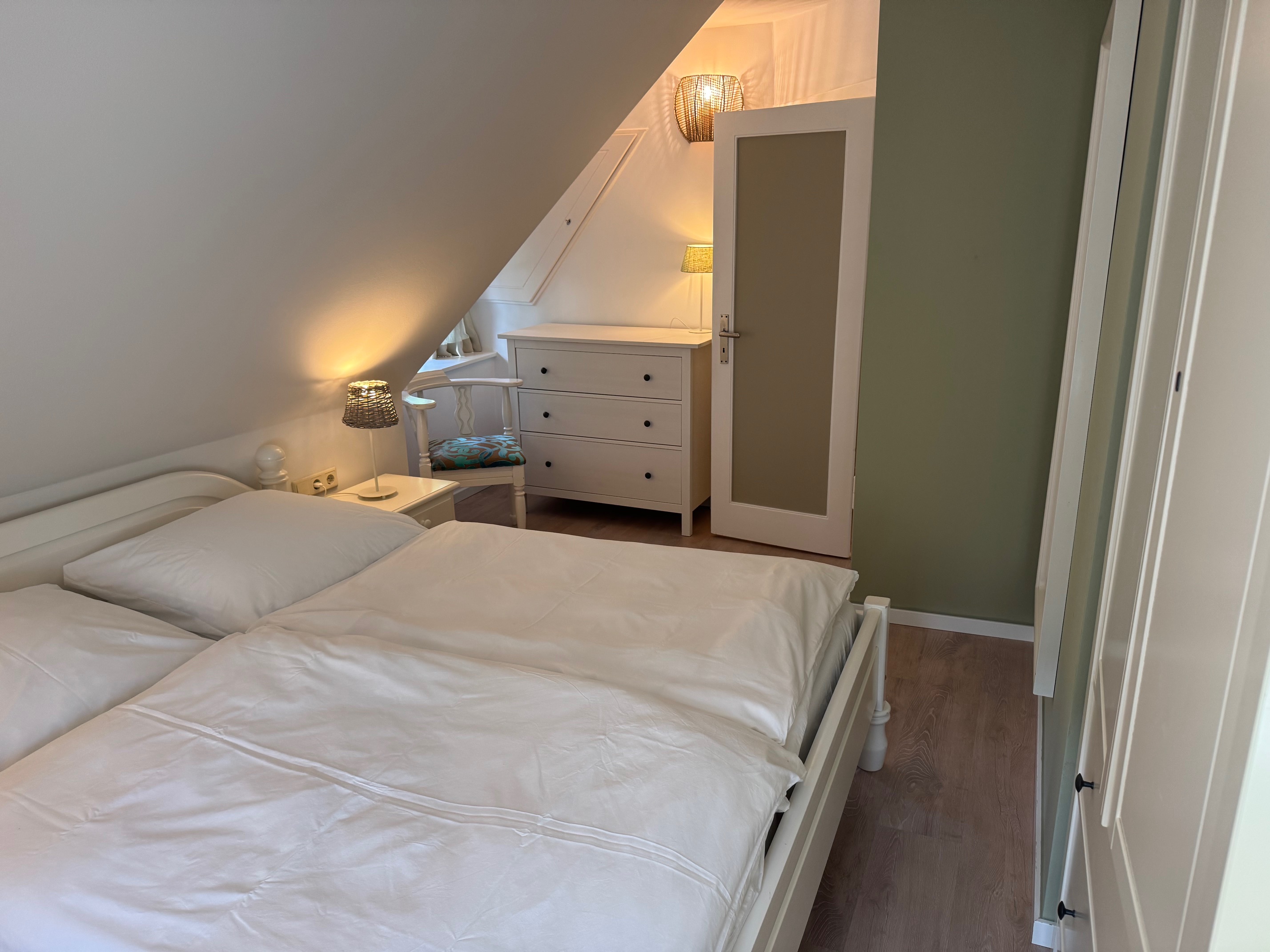  Schlafzimmer 1 mit Doppelbett 